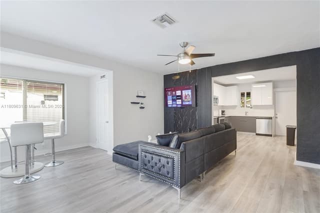 6039 SW 38th St, Miramar FL 33023 - Miramar, FL - Photo 4