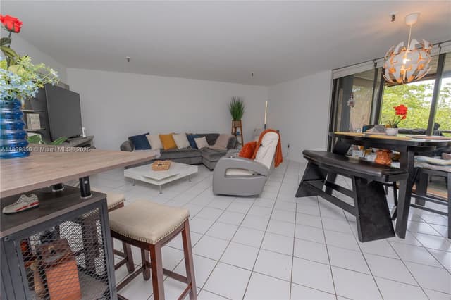665 NE 195th St # 419, Miami FL 33179 - Miami, FL - Photo 4