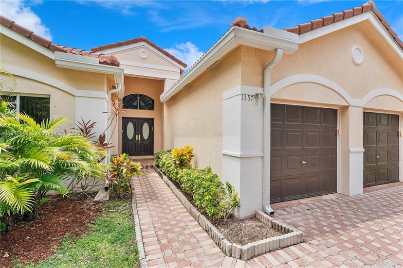 1357 Camellia Ln, Weston FL 33326