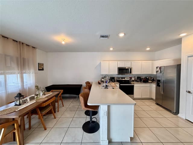 907 SE 17th Ct, Homestead FL 33034 - Homestead, FL - Photo 6