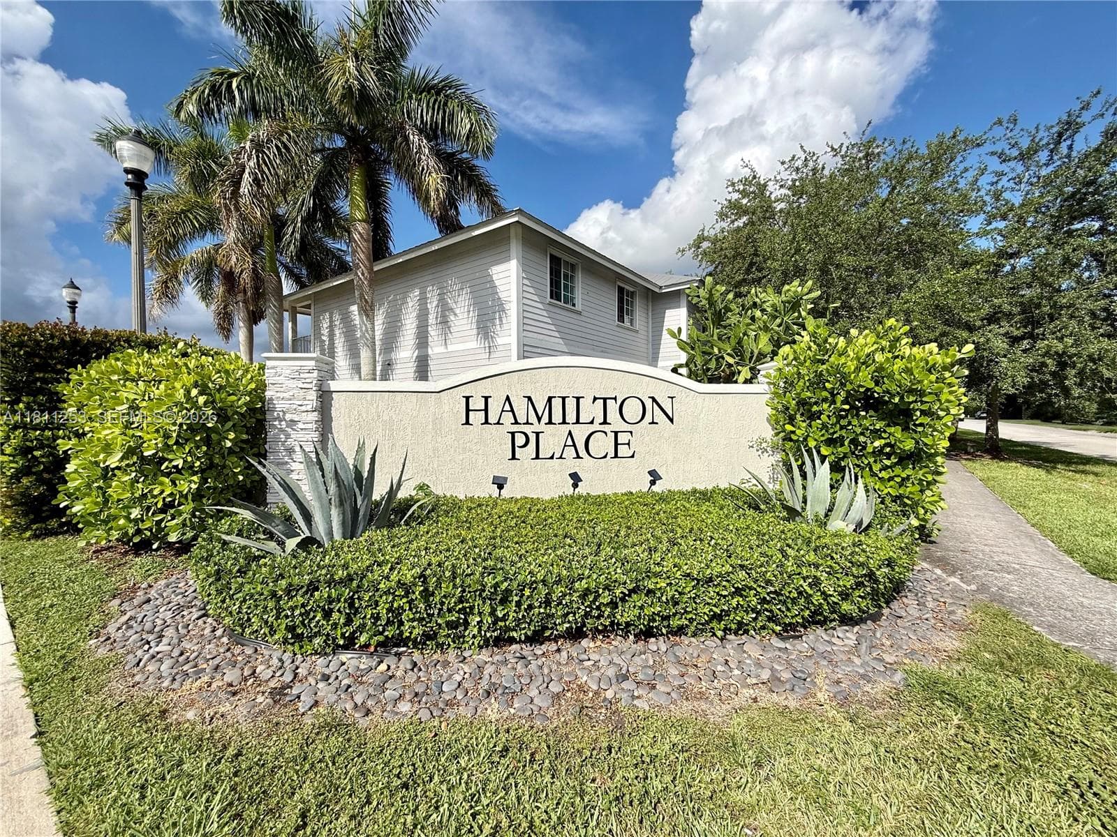 907 SE 17th Ct, Homestead FL 33034 - Homestead, FL - Photo 1