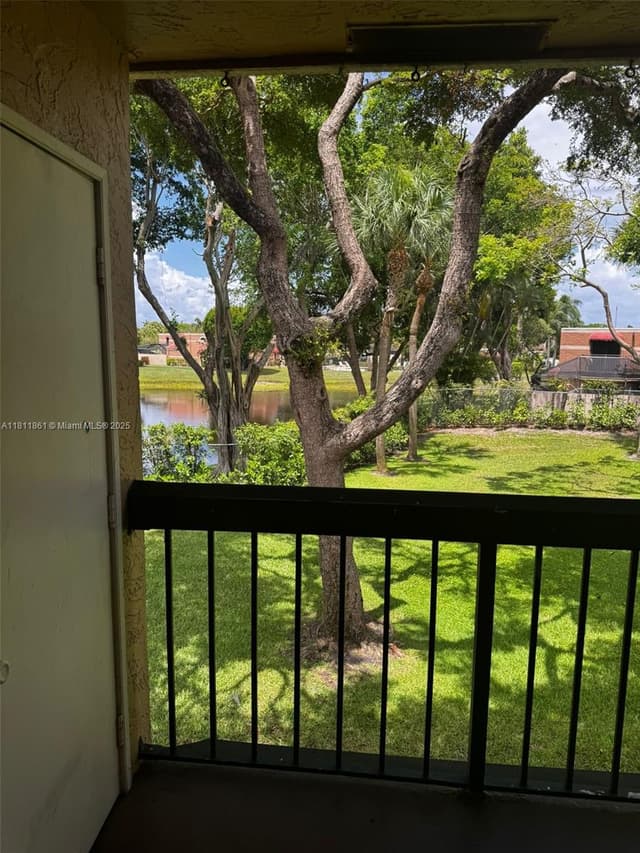 6023 10th Ave N # 215, Green Acres FL 33463 - Green Acres, FL - Photo 6