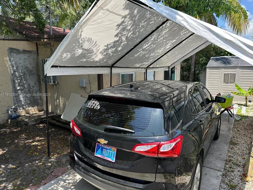 544 NW 96th St, Miami FL 33150