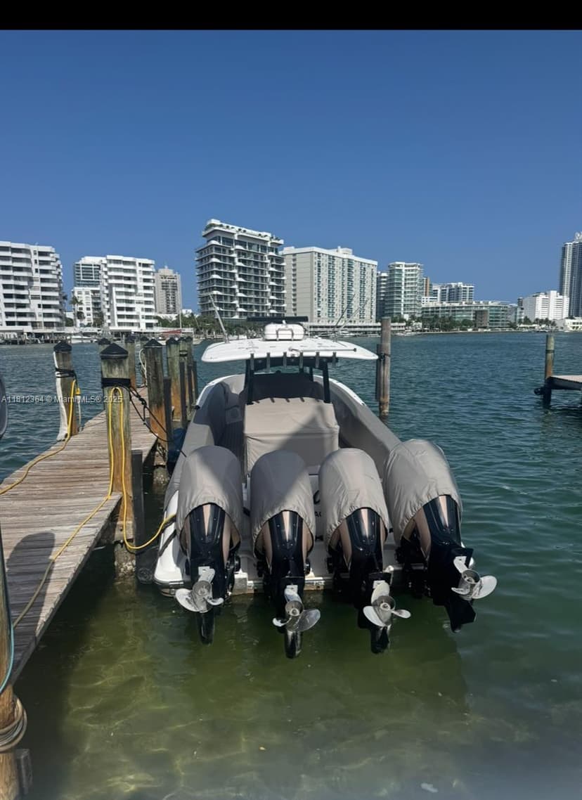 900 Bay Dr, Miami Beach FL 33141