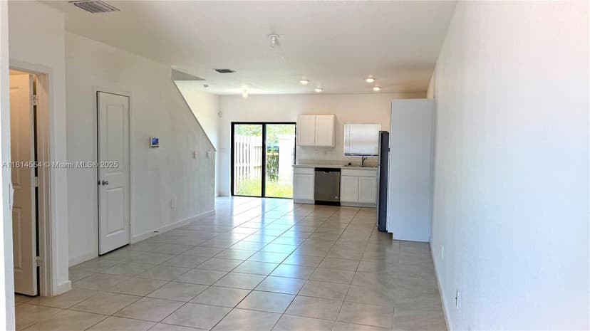 322 NE 1st Dr, Florida City FL 33034