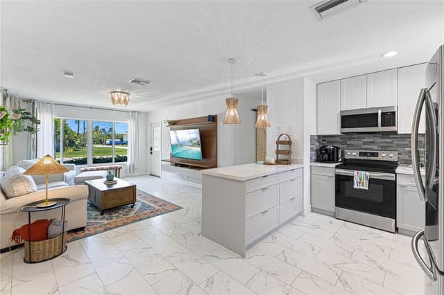 14 NE 29th Street, Wilton Manors FL 33334 - Wilton Manors, FL - Photo 2
