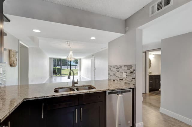2741 Village Boulevard # 104, West Palm Beach FL 33409 - West Palm Beach, FL - Photo 4