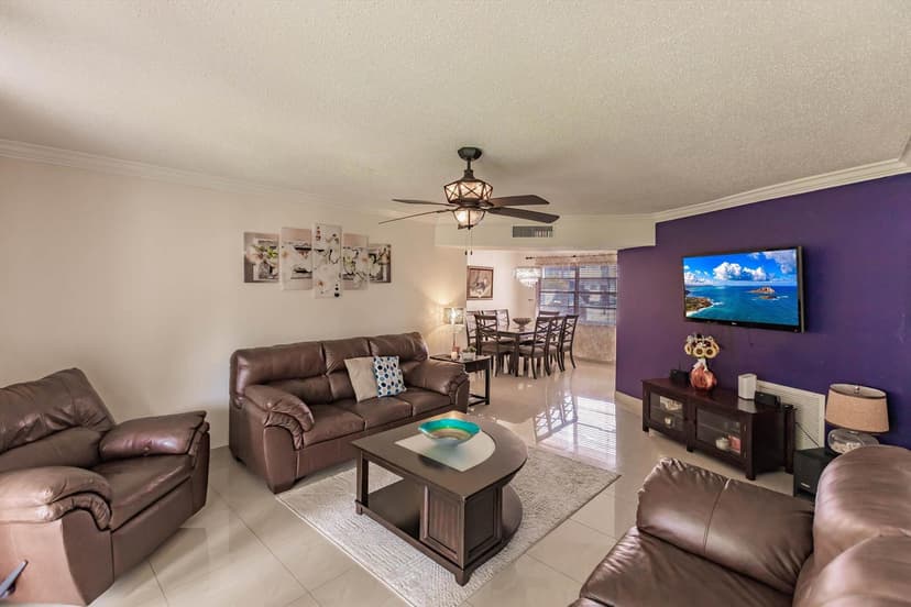4270 NW 40th Street # 105, Lauderdale Lakes FL 33319