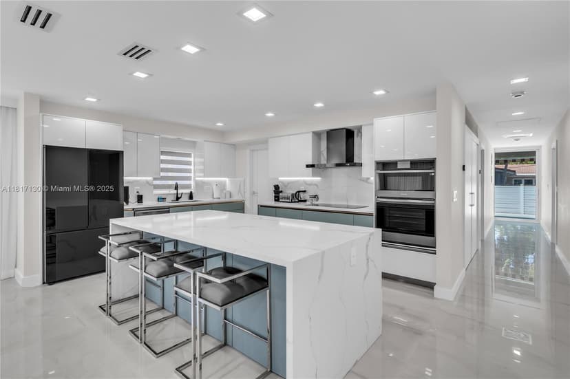 1045 Hollywood Blvd, Hollywood FL 33019