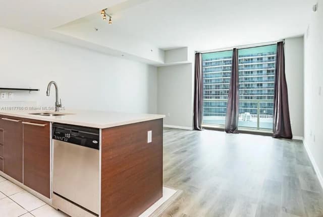 1900 N Bayshore Dr # 3909, Miami FL 33132 - Miami, FL - Photo 2