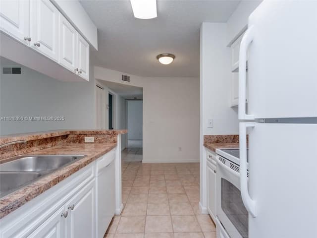 1235 SW 46th Ave # 707, Pompano Beach FL 33069 - Pompano Beach, FL - Photo 4