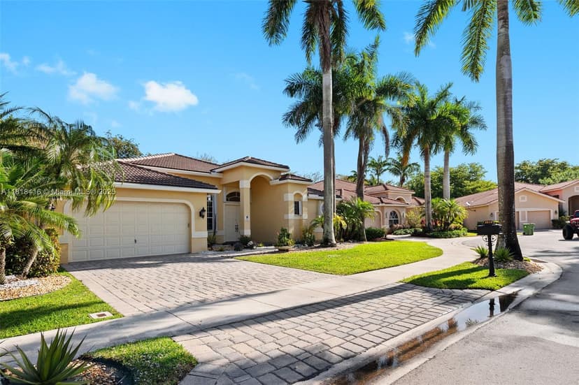 2510 Jardin DR, Weston FL 33327