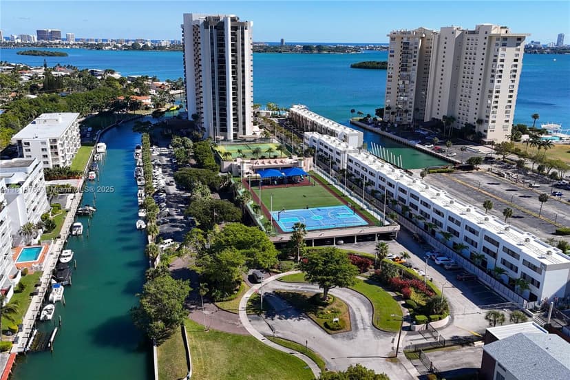 1800 NE 114th St # 1103, Miami FL 33181