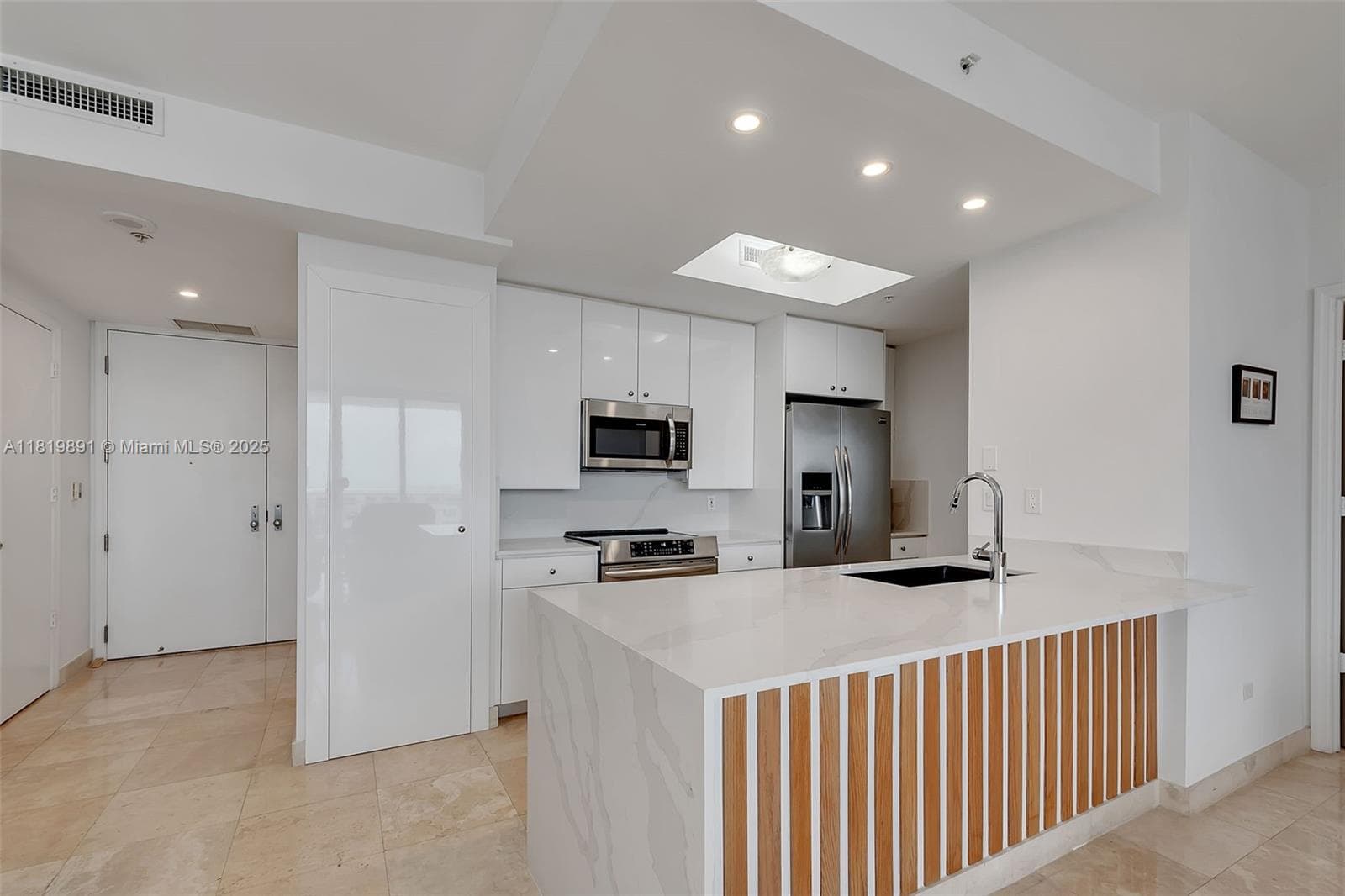 848 Brickell Key Dr # 1803, Miami FL 33131 - Miami, FL - Photo 1