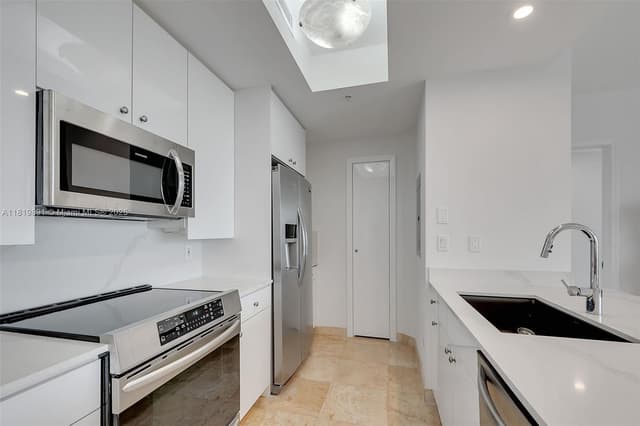 848 Brickell Key Dr # 1803, Miami FL 33131 - Miami, FL - Photo 5