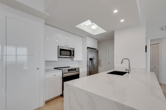 848 Brickell Key Dr # 1803, Miami FL 33131 - Miami, FL - Photo 4