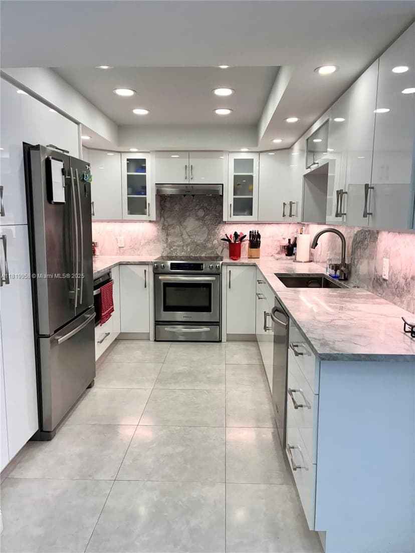 531 N Ocean Blvd # 404, Pompano Beach FL 33062