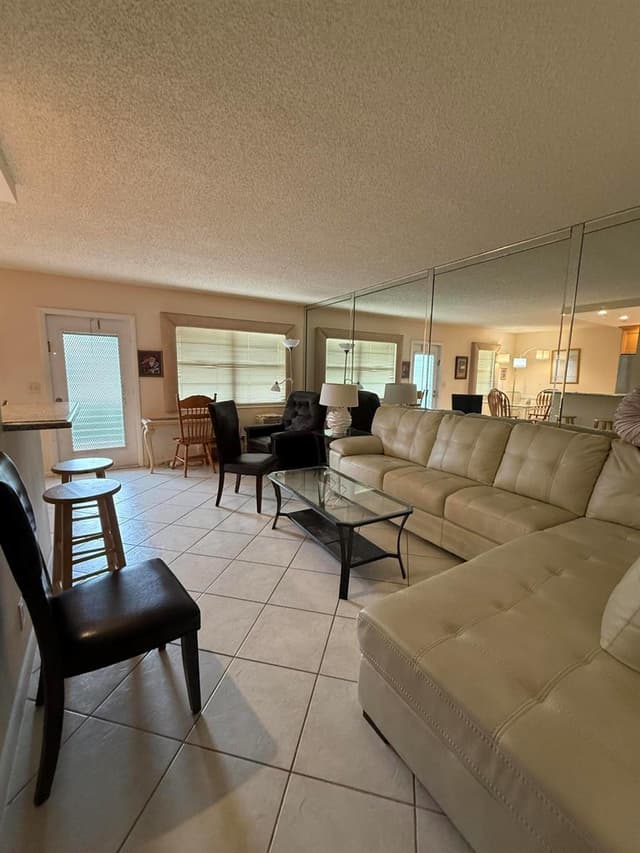 1046 Wolverton C, Boca Raton FL 33434 - Boca Raton, FL - Photo 7
