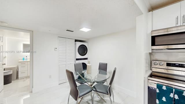 7180 NW 179th St # 105, Hialeah FL 33015 - Hialeah, FL - Photo 6
