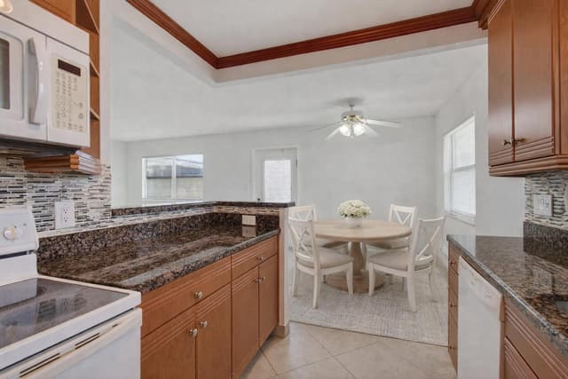 228 Brittany E, Delray Beach FL 33446 - Delray Beach, FL - Photo 2