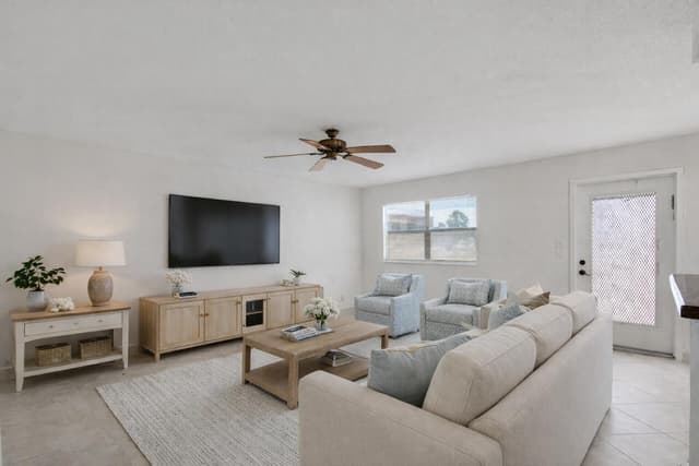 228 Brittany E, Delray Beach FL 33446 - Delray Beach, FL - Photo 3