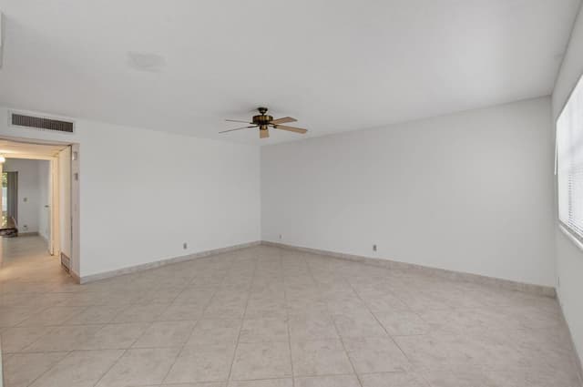 228 Brittany E, Delray Beach FL 33446 - Delray Beach, FL - Photo 4