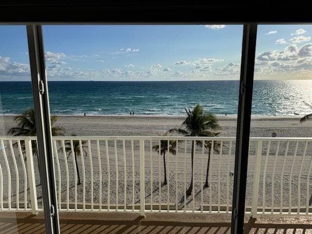 300 Oregon Street # 401, Hollywood FL 33019 - Hollywood, FL - Photo 2