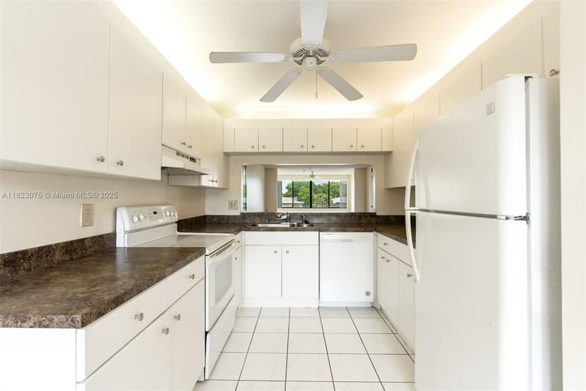 9455 N Belfort Cir # 211, Tamarac FL 33321