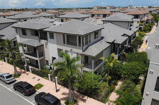 4269 NW 83rd Path, Doral FL 33166 - Doral, FL - Photo 6
