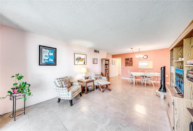 2860 Somerset Drive # 404K, Lauderdale Lakes FL 33311 - Lauderdale Lakes, FL - Photo 4