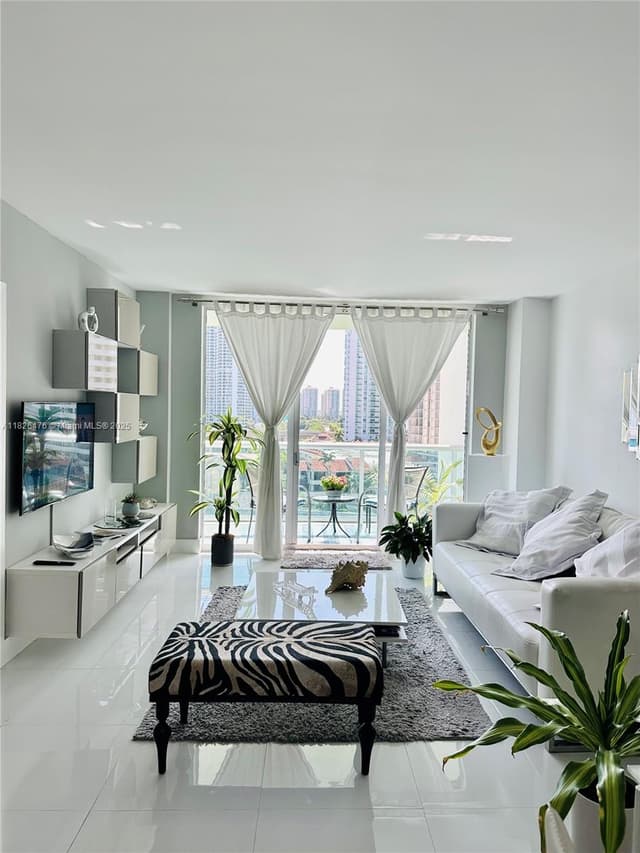 19390 Collins Ave # 911, Sunny Isles Beach FL 33160 - Sunny Isles Beach, FL - Photo 3