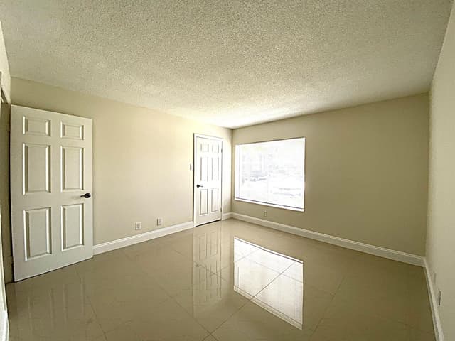 815 W Boynton Beach Boulevard # 102, Boynton Beach FL 33426 - Boynton Beach, FL - Photo 2