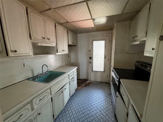 270 NE 191st St # 108, Miami FL 33179 - Miami, FL - Photo 7