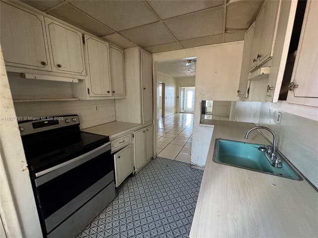 270 NE 191st St # 108, Miami FL 33179 - Miami, FL - Photo 3