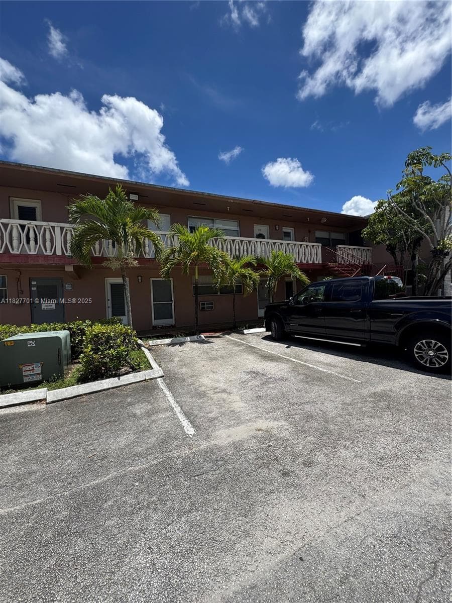 270 NE 191st St # 108, Miami FL 33179 - Miami, FL - Photo 1