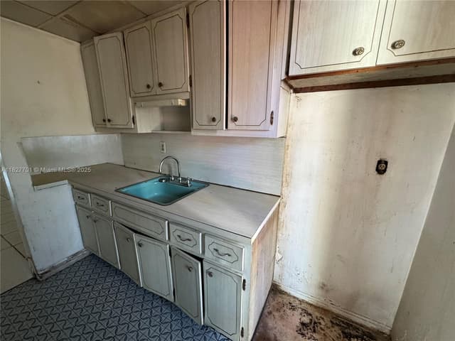 270 NE 191st St # 108, Miami FL 33179 - Miami, FL - Photo 5