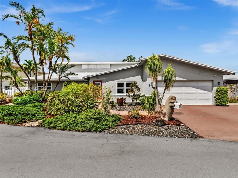 2108 NE 24th St, Wilton Manors FL 33305