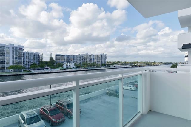 3000 S Ocean Drive # 312, Hollywood FL 33019 - Hollywood, FL - Photo 2