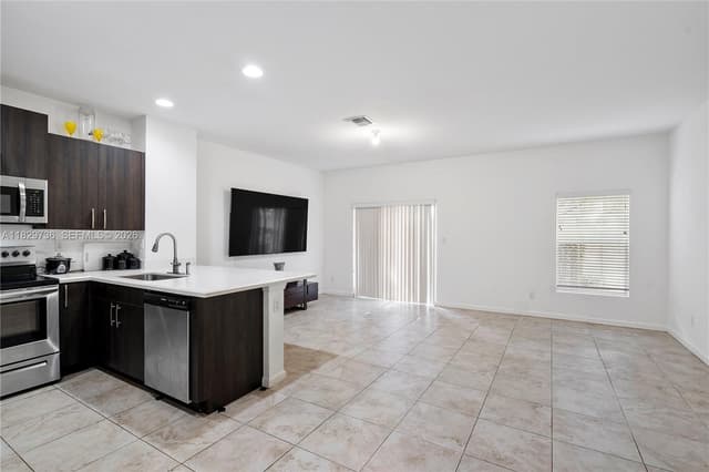 1128 NW 40th Ter, Lauderhill FL 33313 - Lauderhill, FL - Photo 6