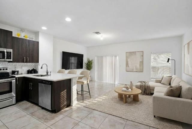 1128 NW 40th Ter, Lauderhill FL 33313 - Lauderhill, FL - Photo 4