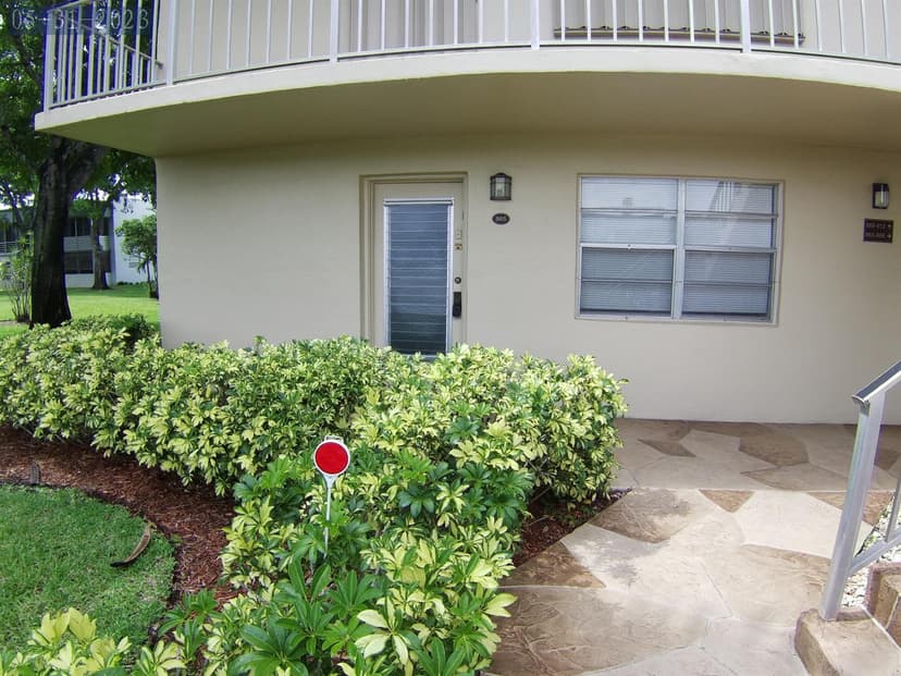 865 Flanders S, Delray Beach FL 33484