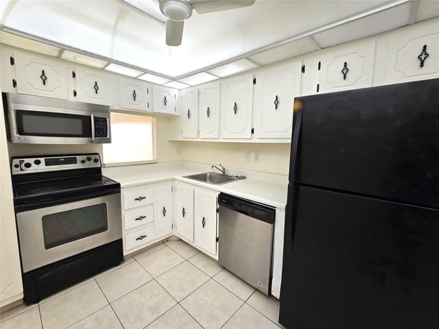 4334 NW 9th Avenue # 3B, Deerfield Beach FL 33064 - Deerfield Beach, FL - Photo 3