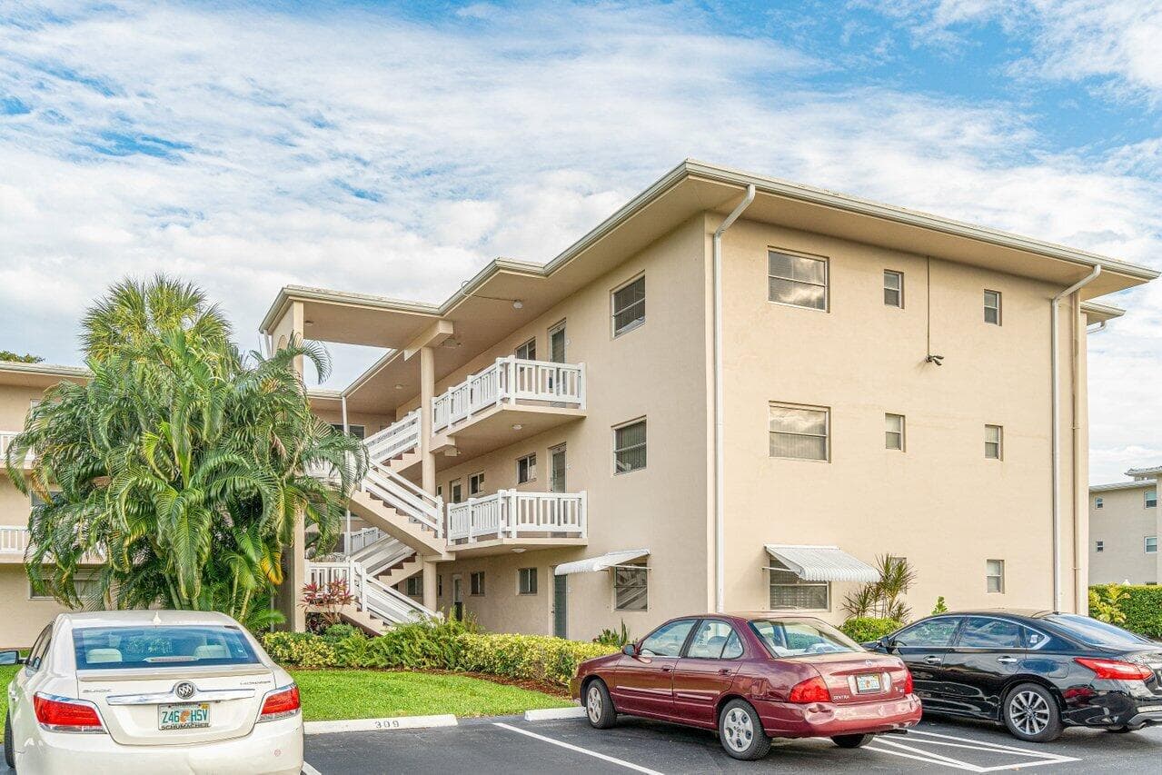 2855 S Garden Drive # 211, Lake Worth FL 33461 - Lake Worth, FL - Photo 1