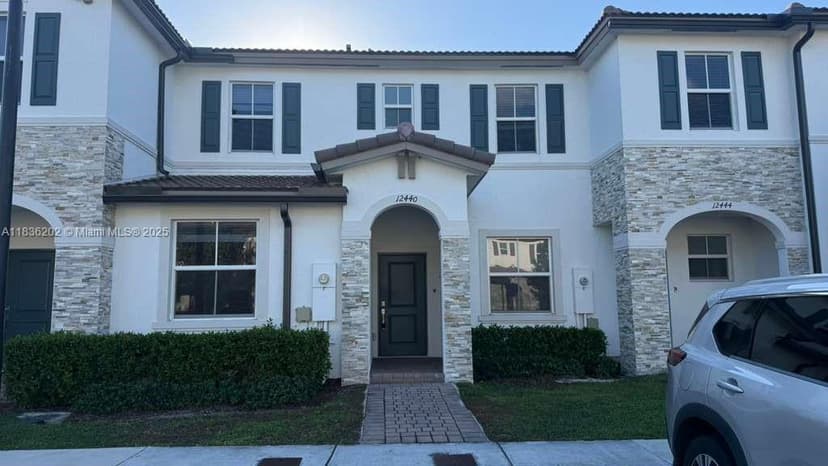 12440 NW 23rd Ct, Miami FL 33167
