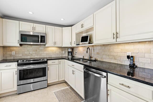 4643 Kittiwake Court, Boynton Beach FL 33436 - Boynton Beach, FL - Photo 4