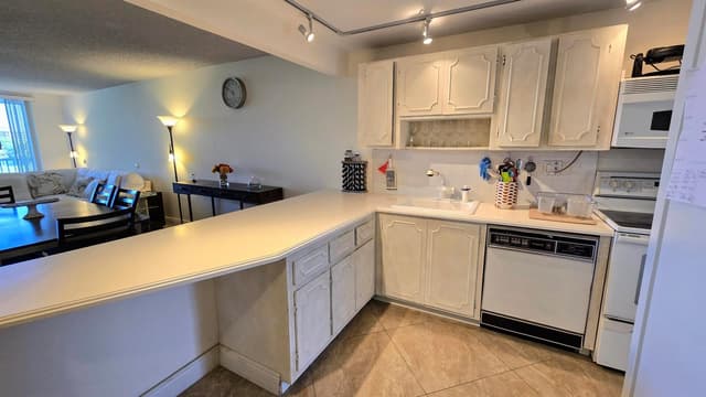 3100 N Course Lane # 410, Pompano Beach FL 33069 - Pompano Beach, FL - Photo 2