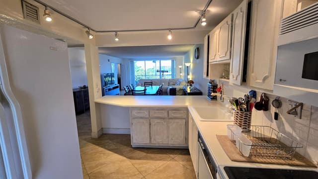 3100 N Course Lane # 410, Pompano Beach FL 33069 - Pompano Beach, FL - Photo 3