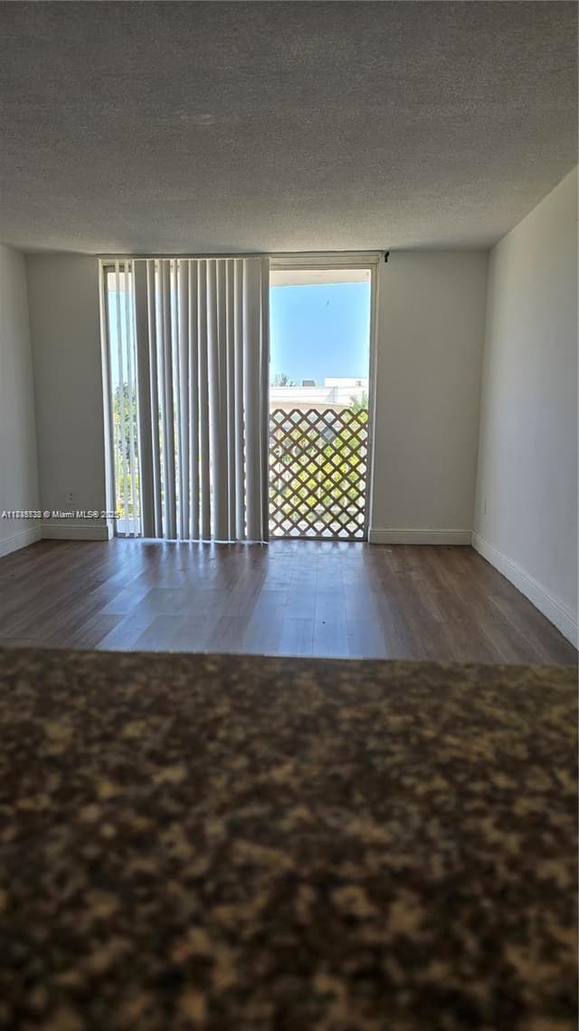 498 NW 165th St Rd # 407, Miami FL 33169 - Miami, FL - Photo 2