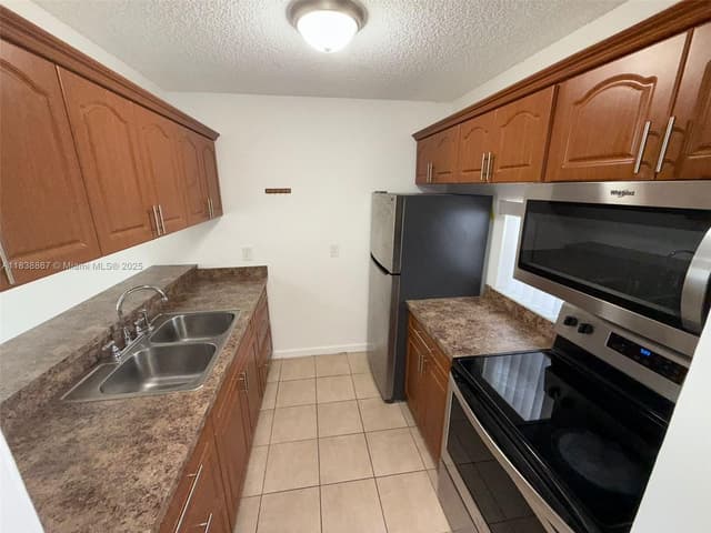 8560 N Sherman Cir # 105, Miramar FL 33025 - Miramar, FL - Photo 5