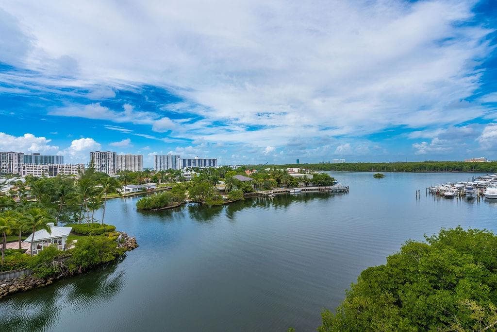 300 Sunny Isles Blvd # 1808, Sunny Isles Beach FL 33160